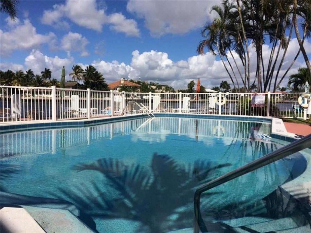 ポンパノビーチ Studio Intracoastal Views! 5 Min Walk To The Beachヴィラ エクステリア 写真